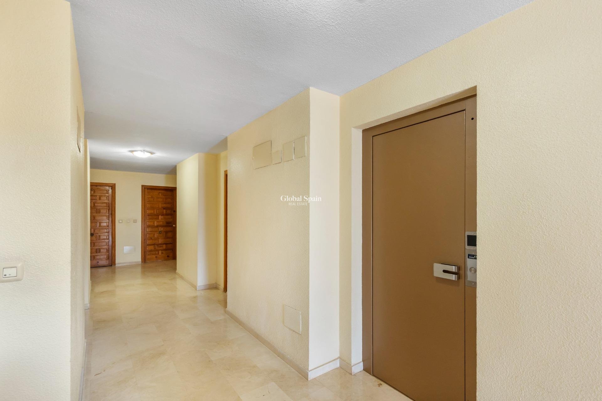 Venta - APARTAMENTO -
TORREVIEJA - La Mata pueblo
