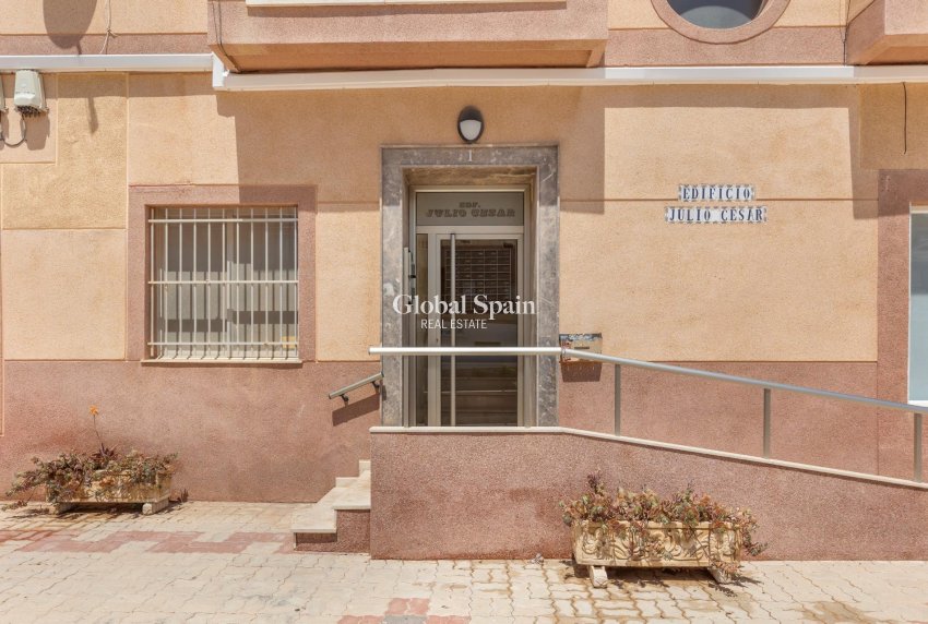 Venta - APARTAMENTO -
TORREVIEJA - La Mata pueblo