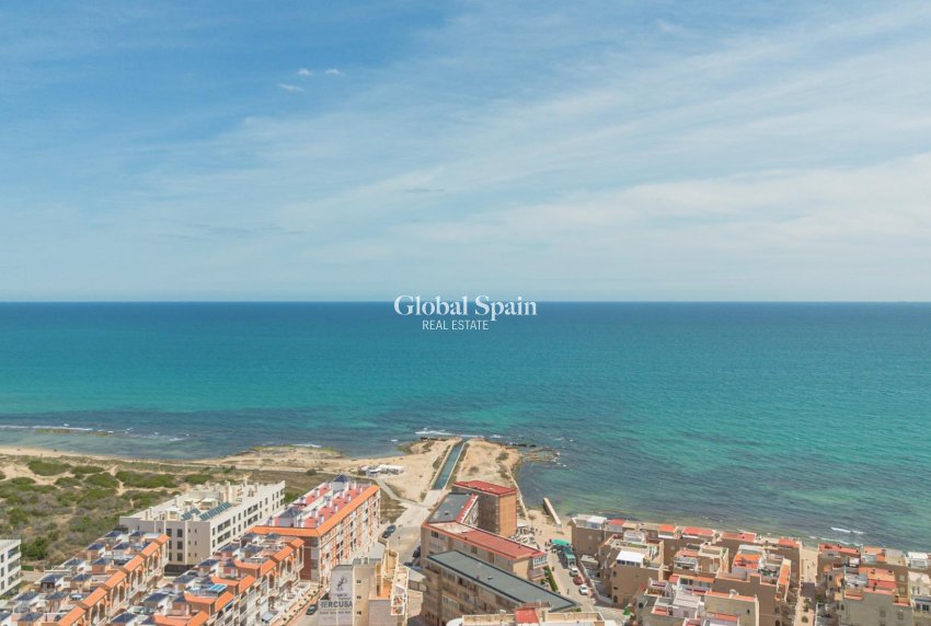 Venta - APARTAMENTO -
TORREVIEJA - La Mata pueblo