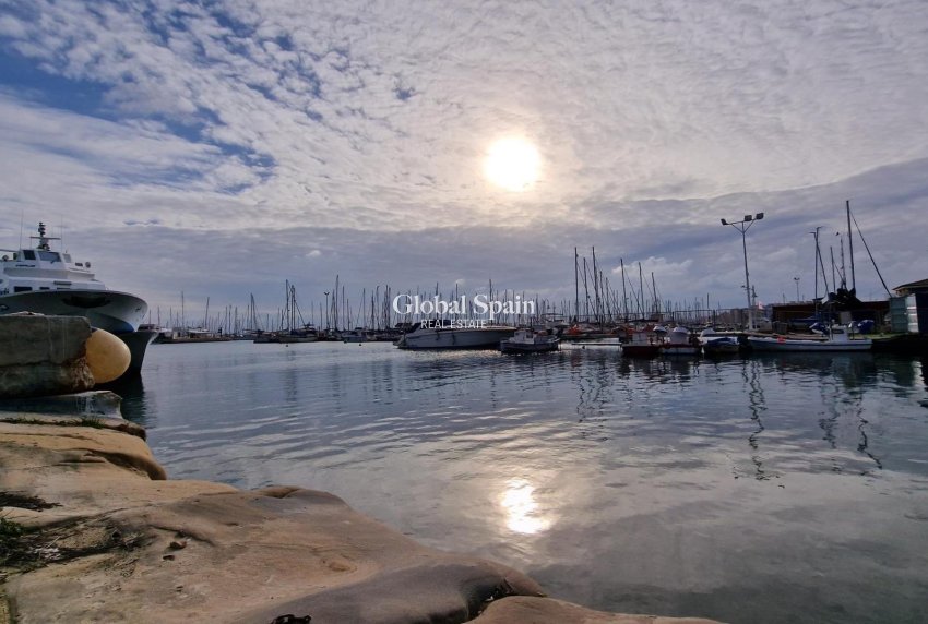 Venta - APARTAMENTO -
TORREVIEJA - La Mata pueblo