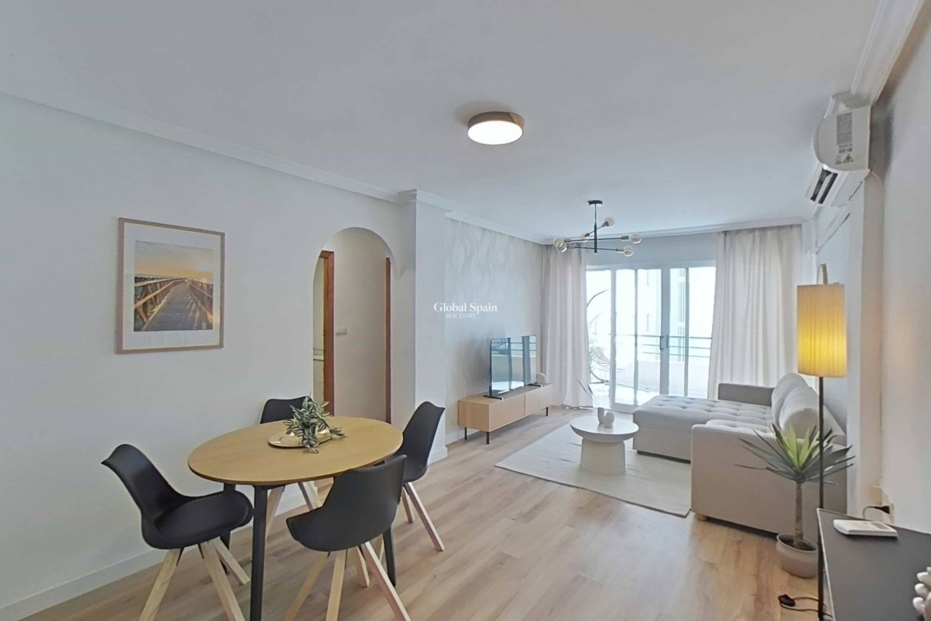 Venta - APARTAMENTO -
TORREVIEJA - La Mata pueblo