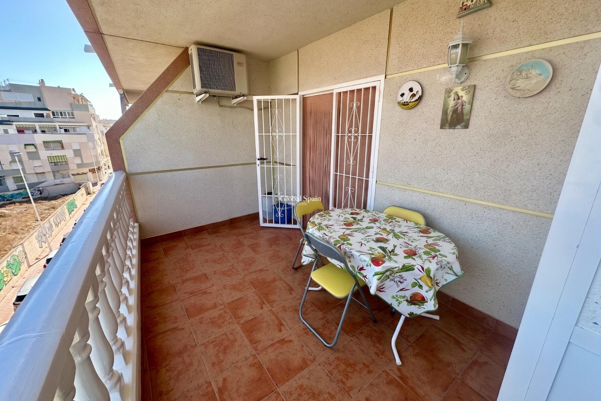Venta - APARTAMENTO -
TORREVIEJA - La Mata pueblo