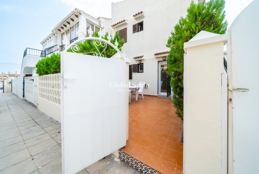 Venta - APARTAMENTO -
TORREVIEJA - La Mata