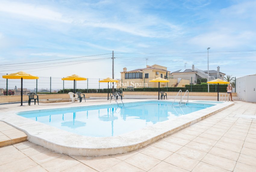 Venta - APARTAMENTO -
TORREVIEJA - La Mata