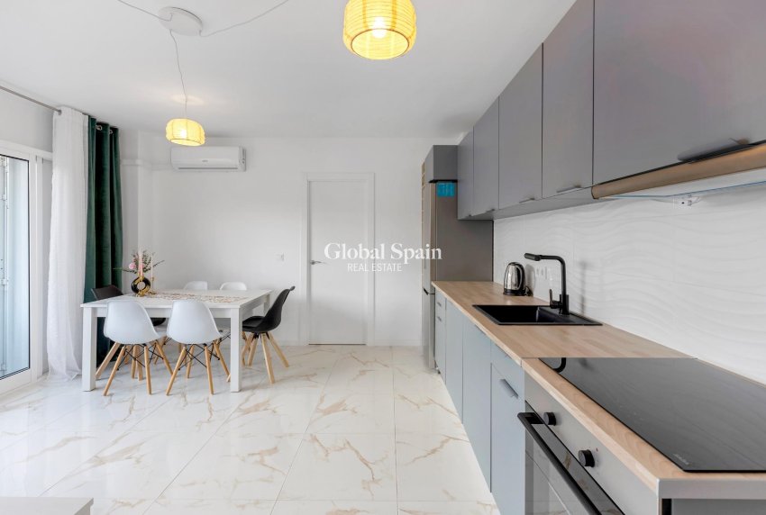 Venta - APARTAMENTO -
TORREVIEJA - La Mata