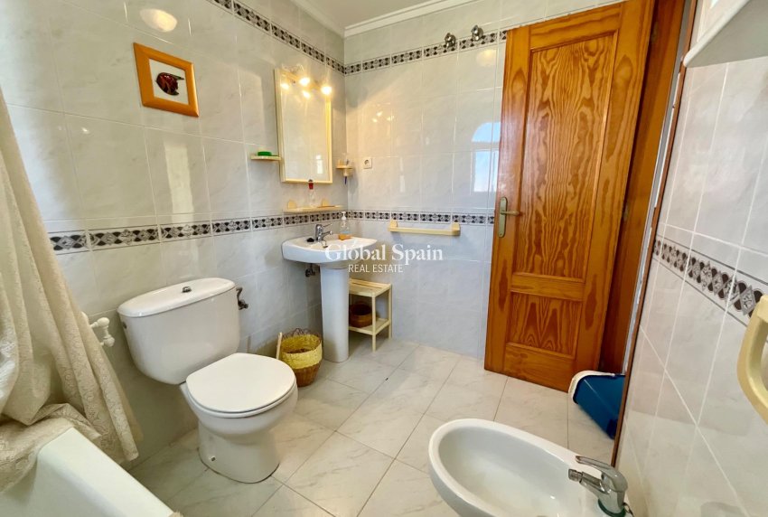 Venta - APARTAMENTO -
TORREVIEJA - La Mata