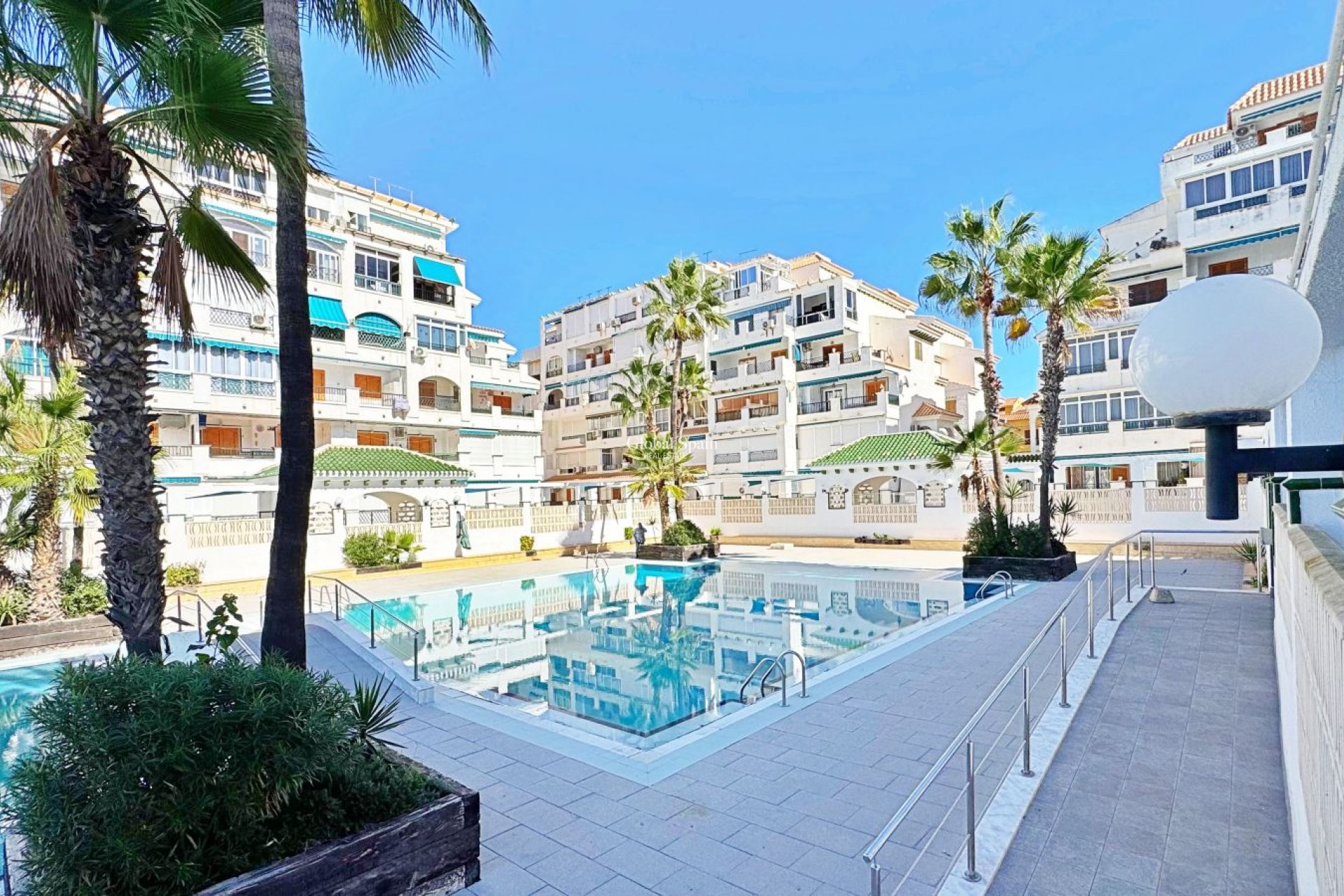 Venta - APARTAMENTO -
TORREVIEJA - La Mata