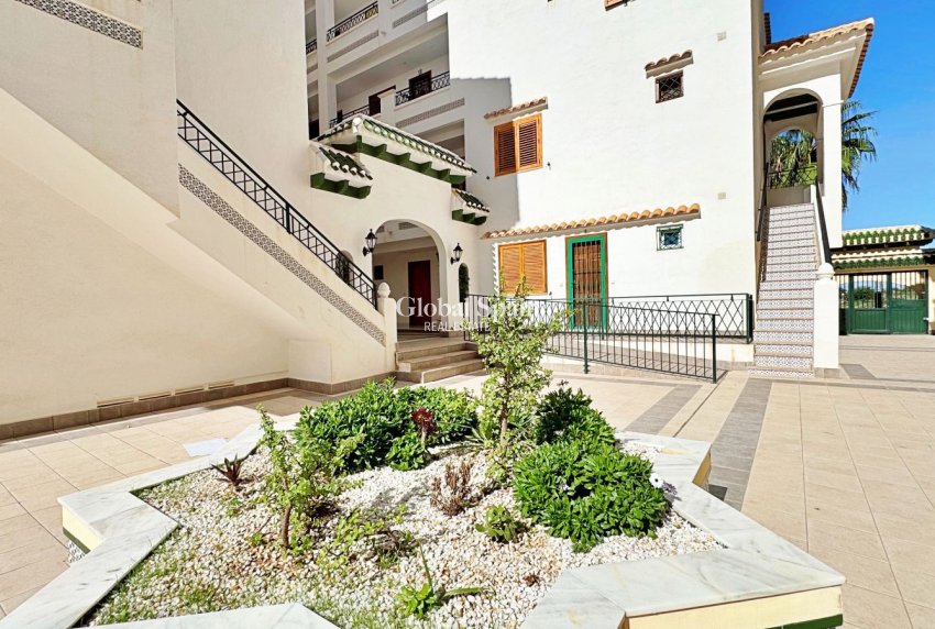 Venta - APARTAMENTO -
TORREVIEJA - La Mata