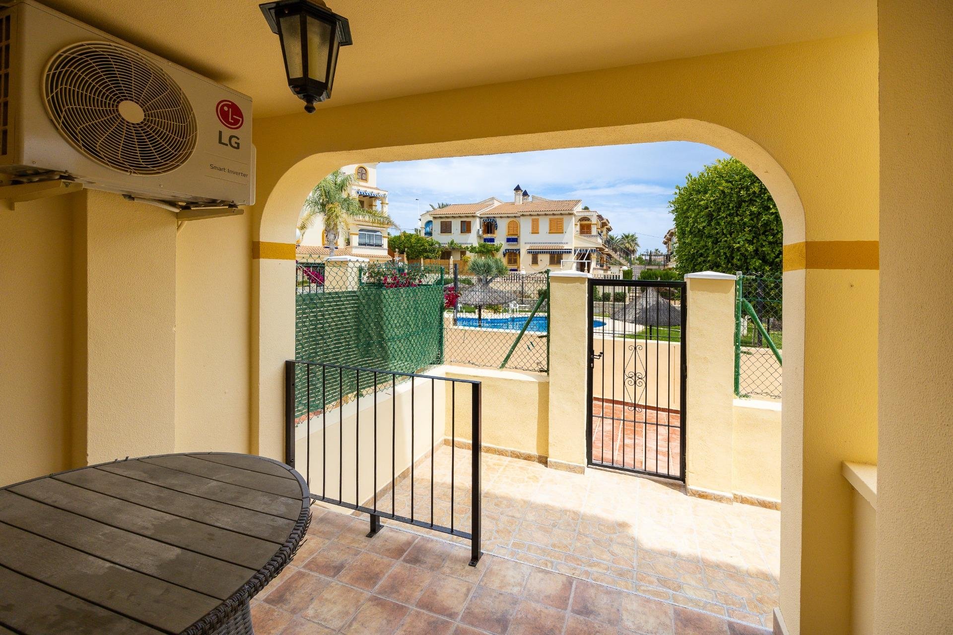 Venta - APARTAMENTO -
TORREVIEJA - La Mata