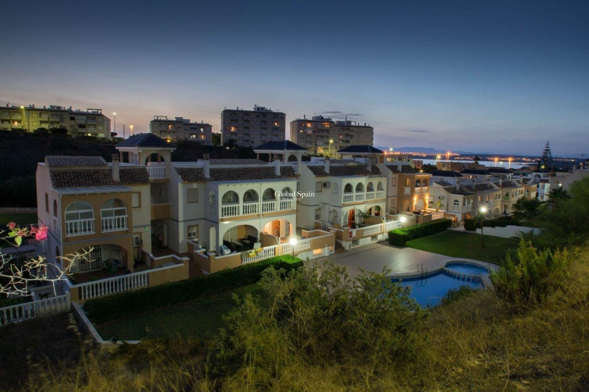 Venta - APARTAMENTO -
TORREVIEJA - La Mata