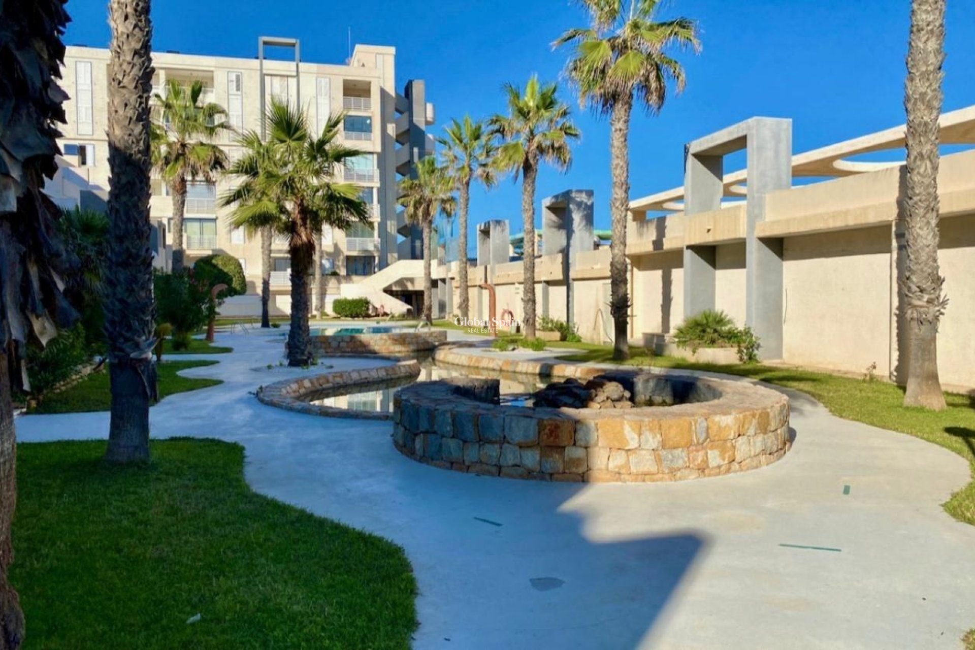 Venta - APARTAMENTO -
TORREVIEJA - La Mata
