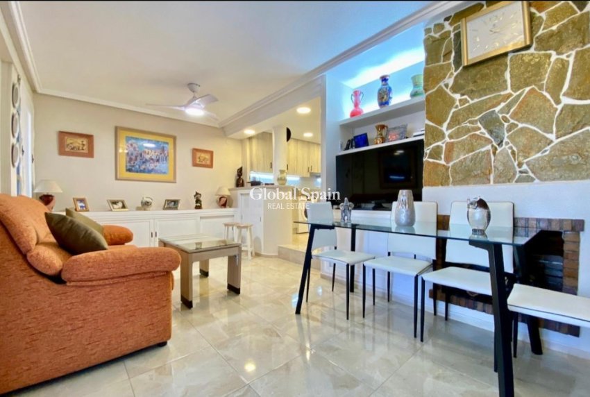 Venta - APARTAMENTO -
TORREVIEJA - La Mata