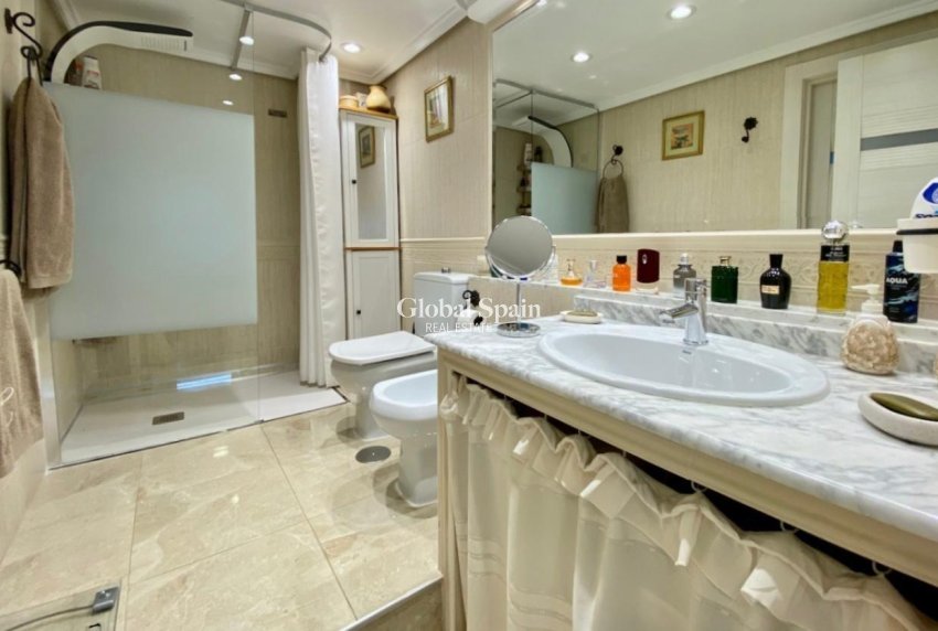 Venta - APARTAMENTO -
TORREVIEJA - La Mata