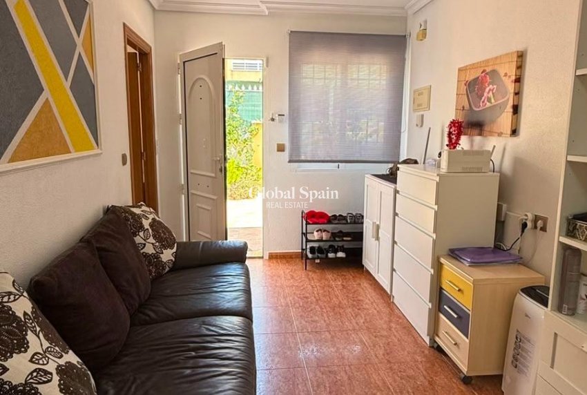 Venta - APARTAMENTO -
TORREVIEJA - La Mata