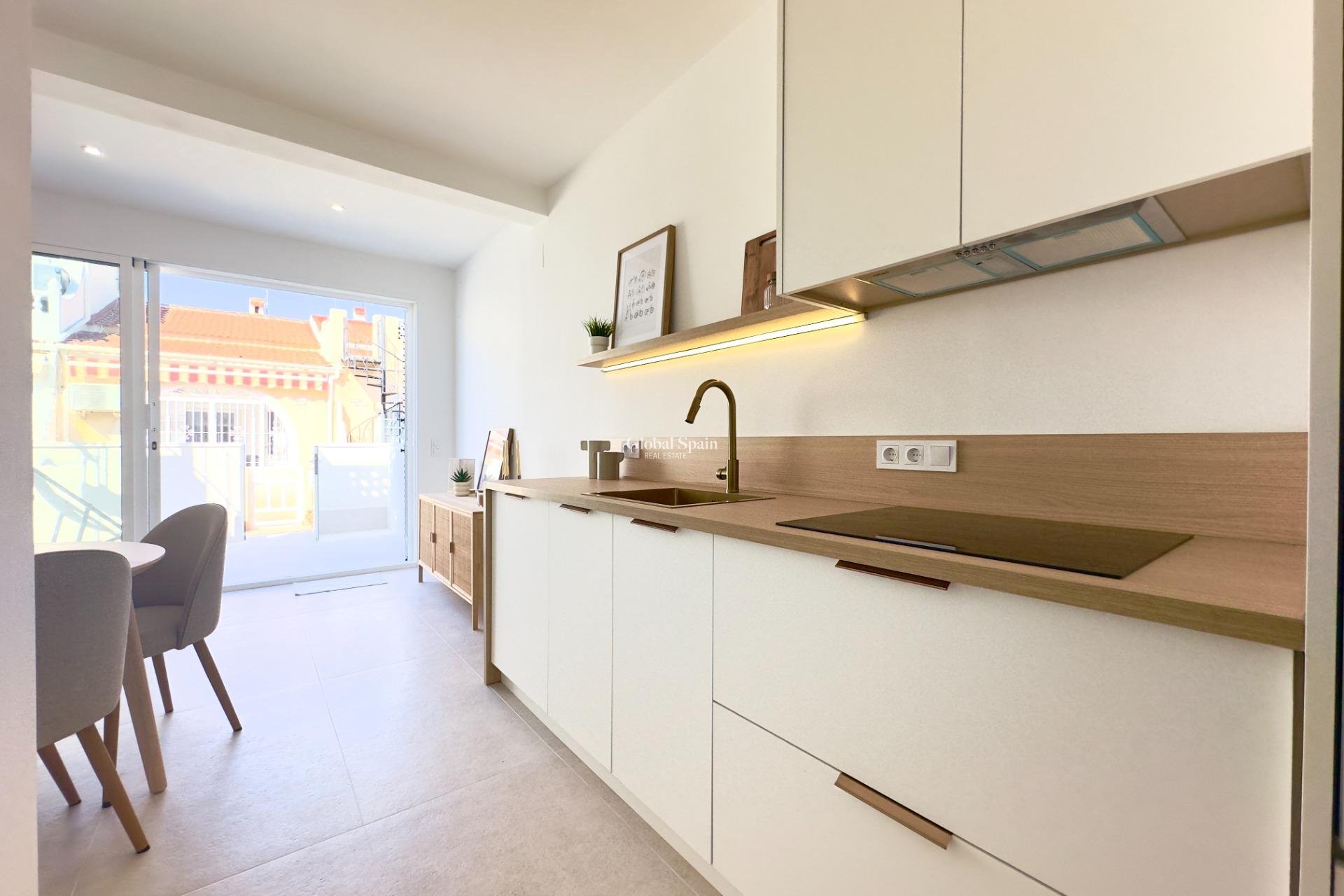 Venta - APARTAMENTO -
TORREVIEJA - La Siesta - El Salado - Torreta