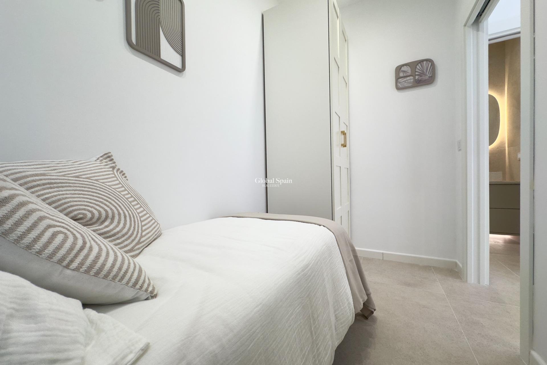 Venta - APARTAMENTO -
TORREVIEJA - La Siesta - El Salado - Torreta