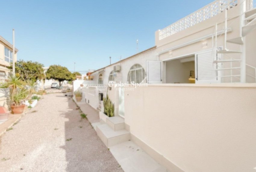 Venta - APARTAMENTO -
TORREVIEJA - La Siesta - El Salado - Torreta