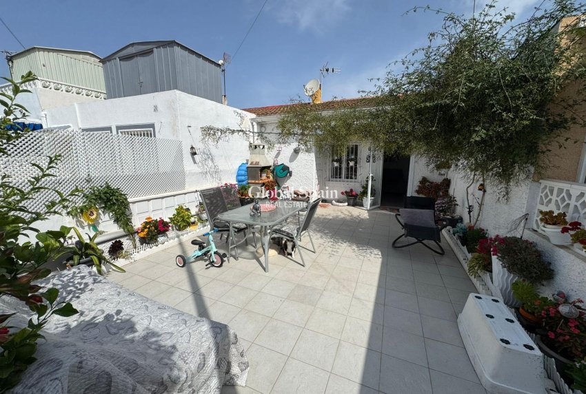 Venta - APARTAMENTO -
TORREVIEJA - La Siesta - El Salado - Torreta