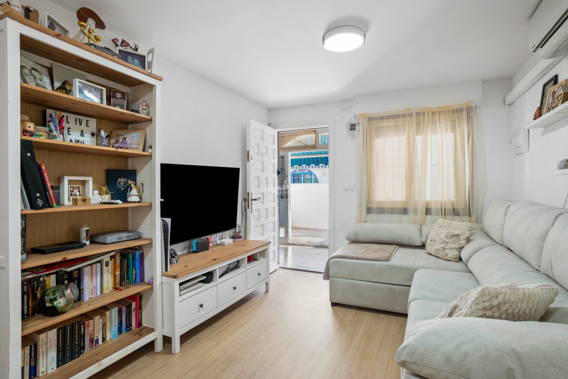 Venta - APARTAMENTO -
TORREVIEJA - La Siesta