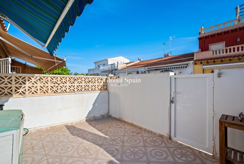 Venta - APARTAMENTO -
TORREVIEJA - La Siesta