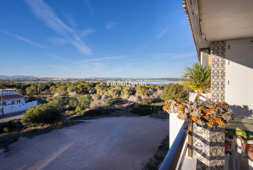 Venta - APARTAMENTO -
TORREVIEJA - La Siesta