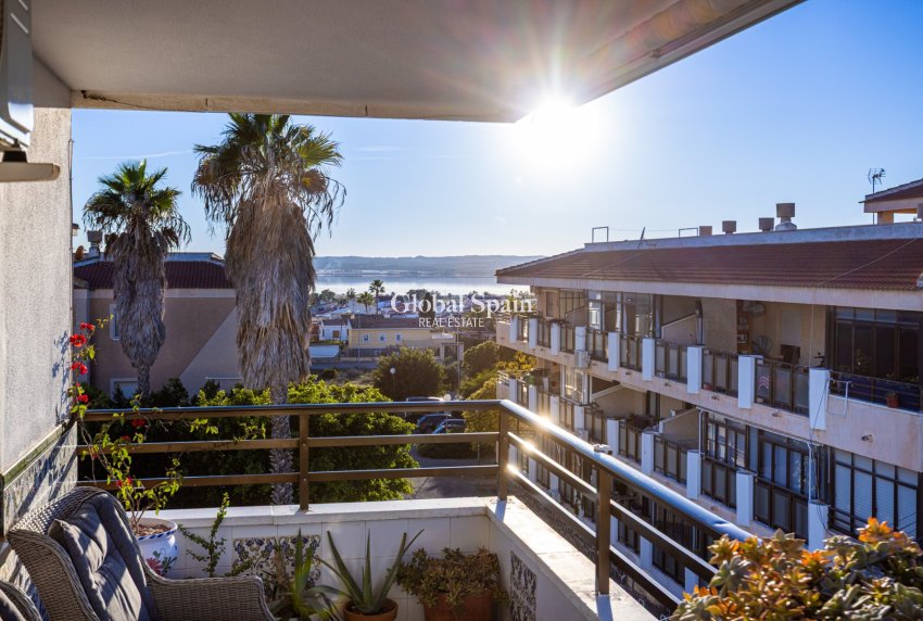 Venta - APARTAMENTO -
TORREVIEJA - La Siesta