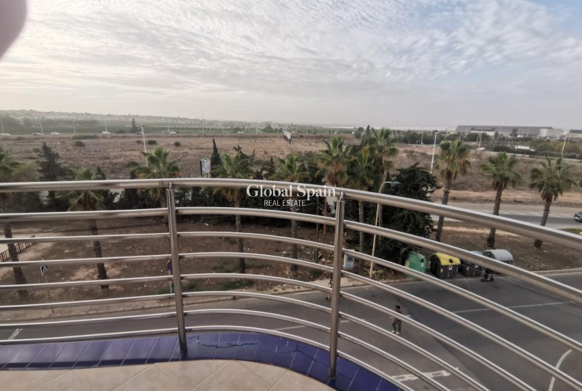 Venta - APARTAMENTO -
TORREVIEJA - La Veleta