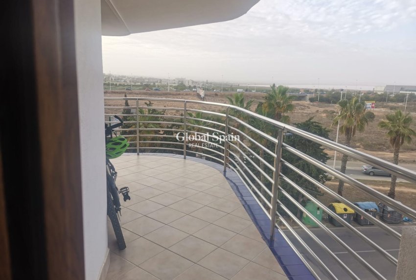 Venta - APARTAMENTO -
TORREVIEJA - La Veleta
