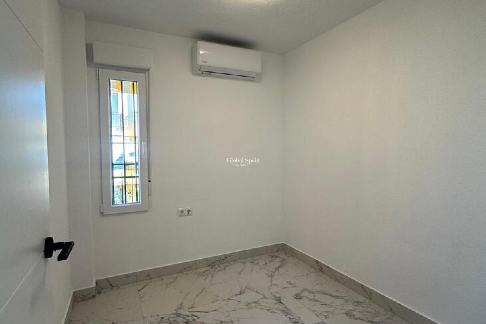 Venta - APARTAMENTO -
TORREVIEJA - La Veleta