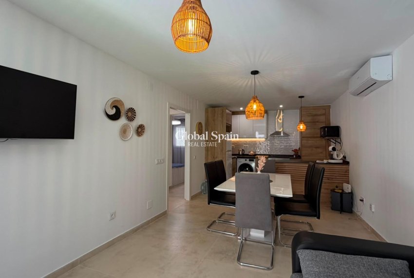 Venta - APARTAMENTO -
TORREVIEJA - La Veleta
