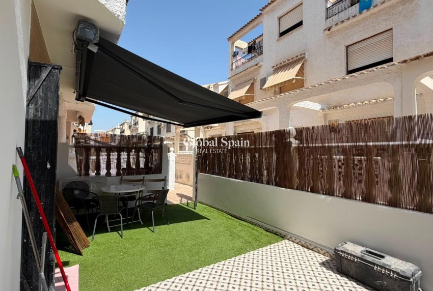 Venta - APARTAMENTO -
TORREVIEJA - La Veleta
