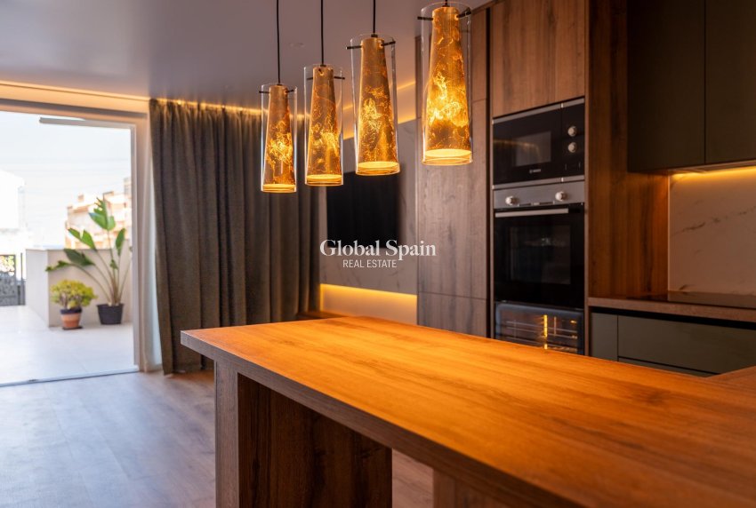 Venta - APARTAMENTO -
TORREVIEJA - La Veleta