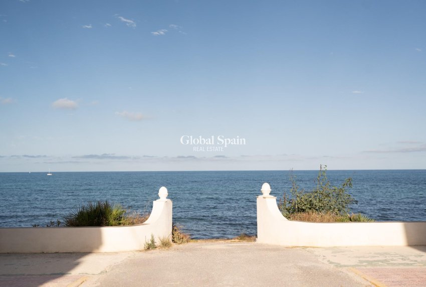 Venta - APARTAMENTO -
TORREVIEJA - La Veleta