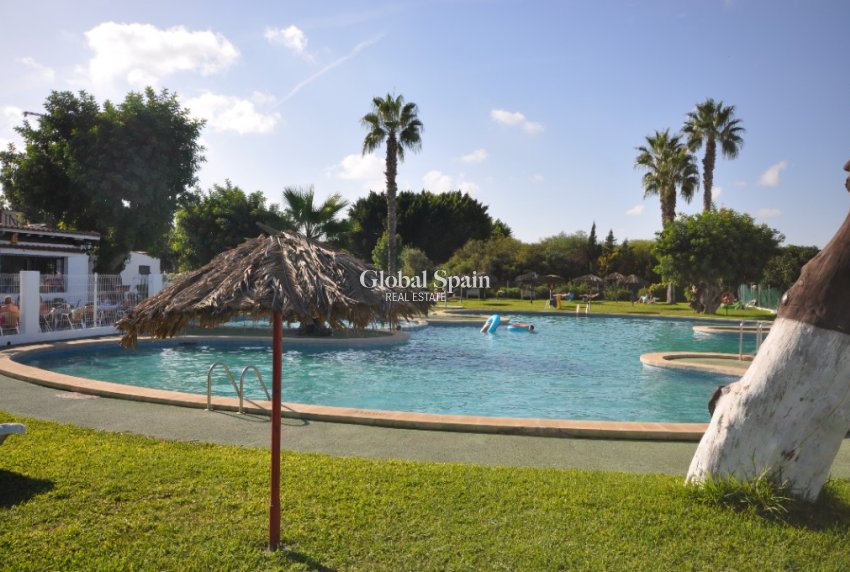 Venta - Apartamento -
TORREVIEJA - Lago jardin