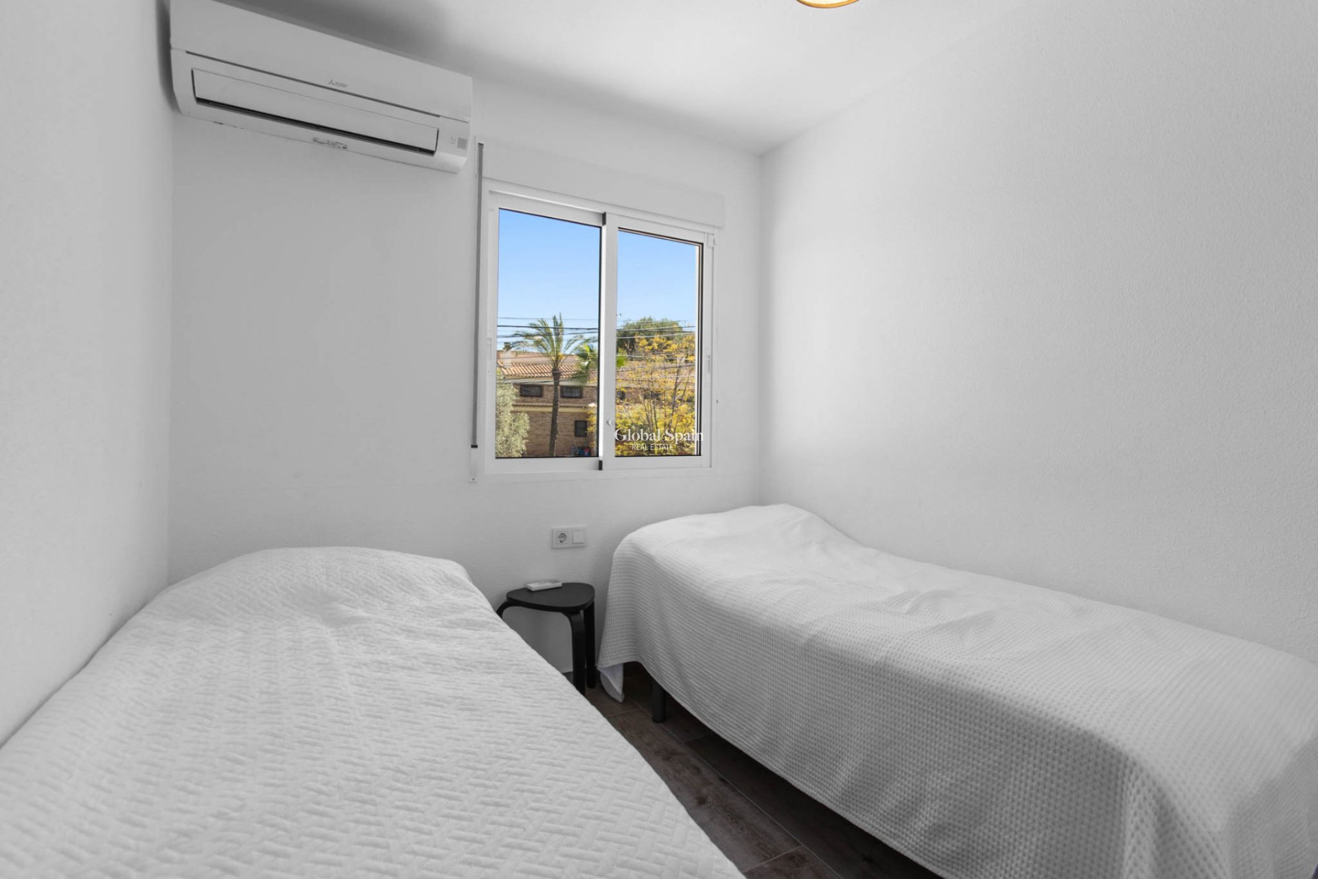 Venta - APARTAMENTO -
TORREVIEJA - Lago jardin