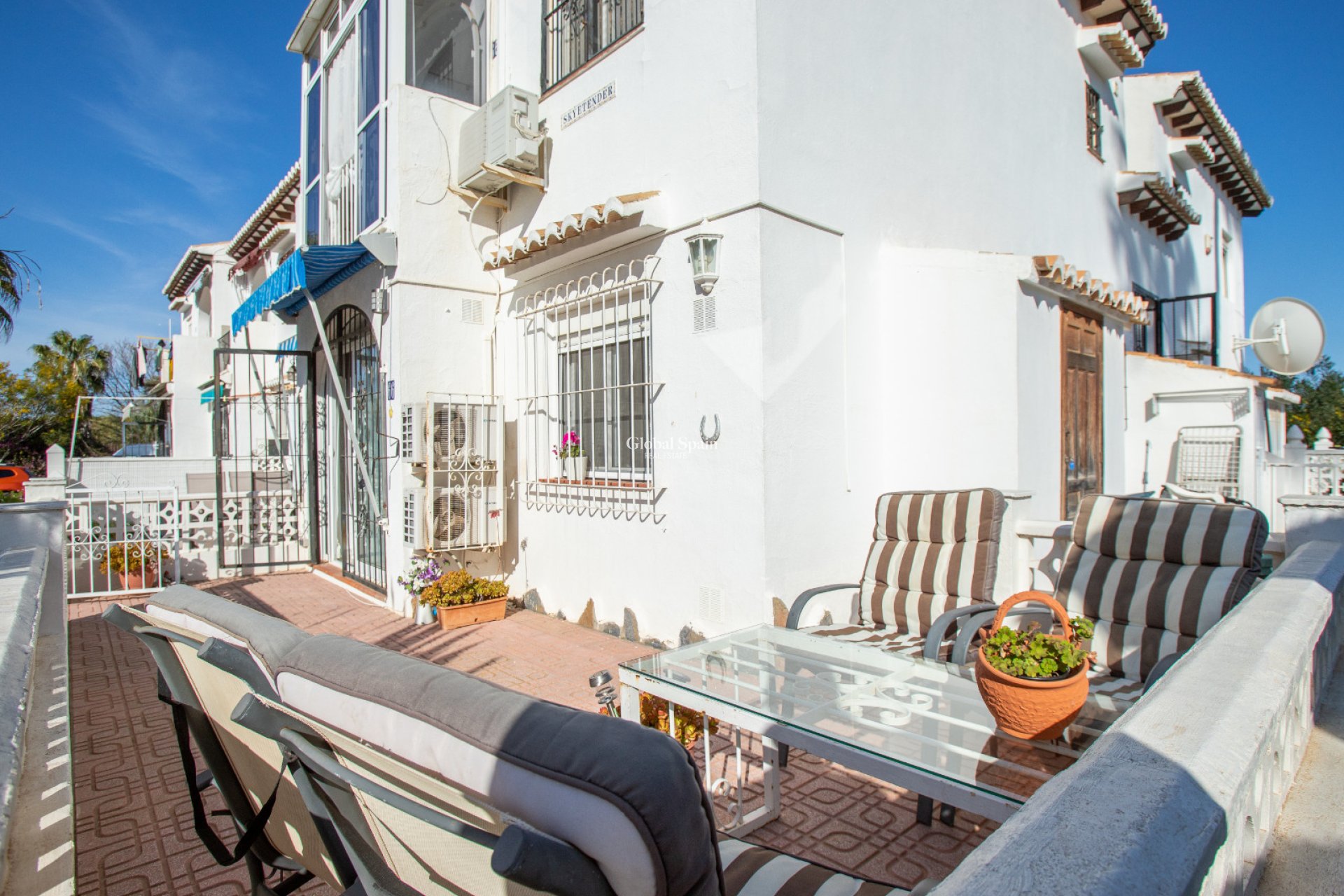 Venta - APARTAMENTO -
TORREVIEJA - Lago jardin