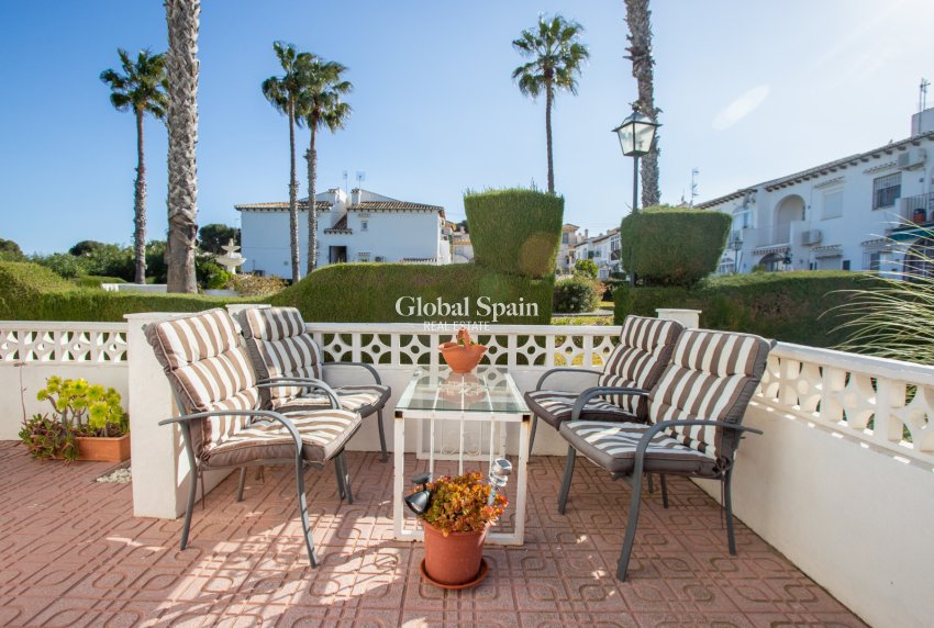 Venta - APARTAMENTO -
TORREVIEJA - Lago jardin