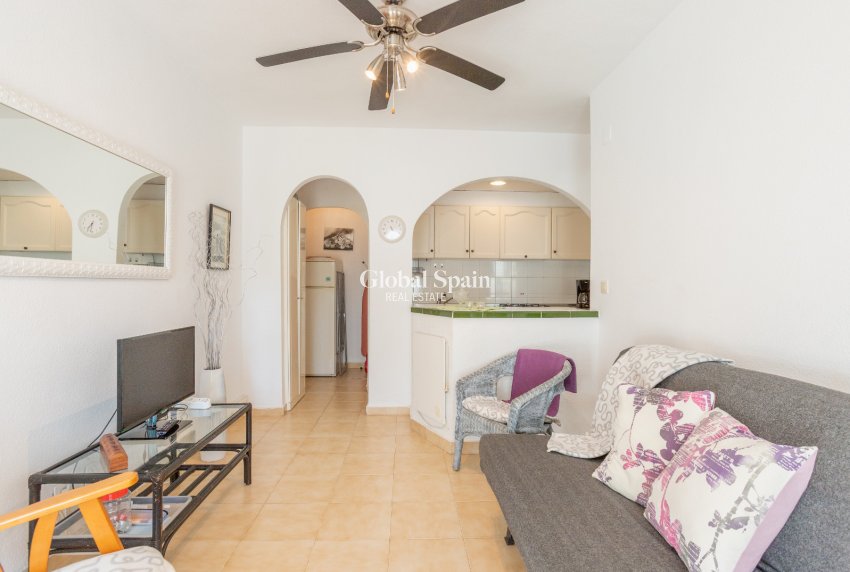 Venta - APARTAMENTO -
TORREVIEJA - Lago jardin
