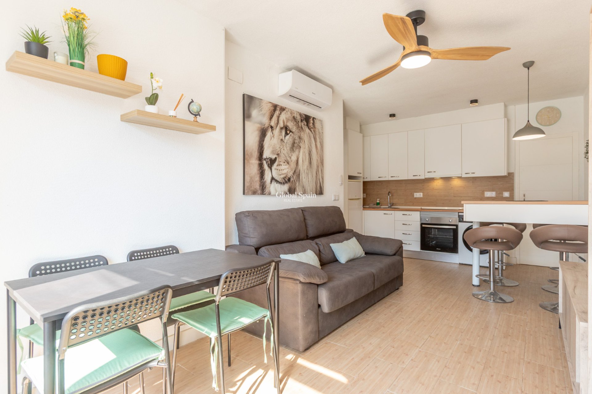 Venta - APARTAMENTO -
TORREVIEJA - Lago jardin