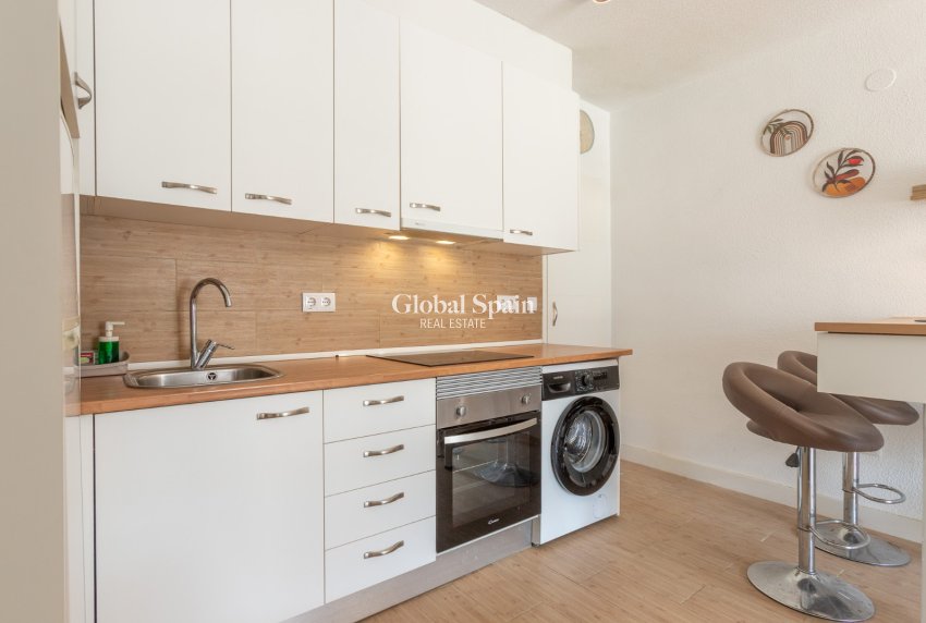 Venta - APARTAMENTO -
TORREVIEJA - Lago jardin