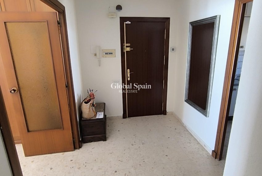 Venta - APARTAMENTO -
TORREVIEJA - Las Piscinas Naturales