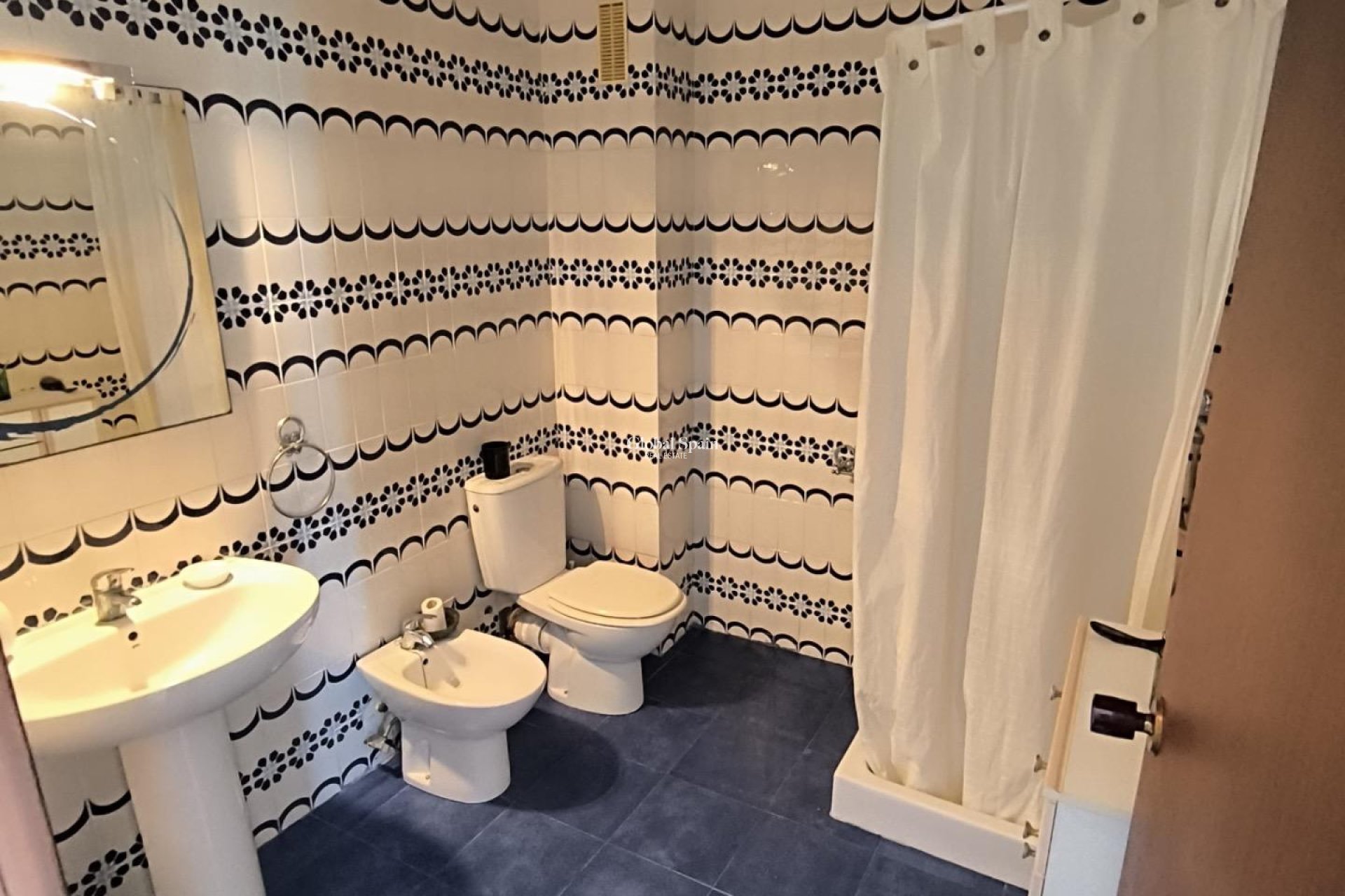 Venta - APARTAMENTO -
TORREVIEJA - Las Piscinas Naturales