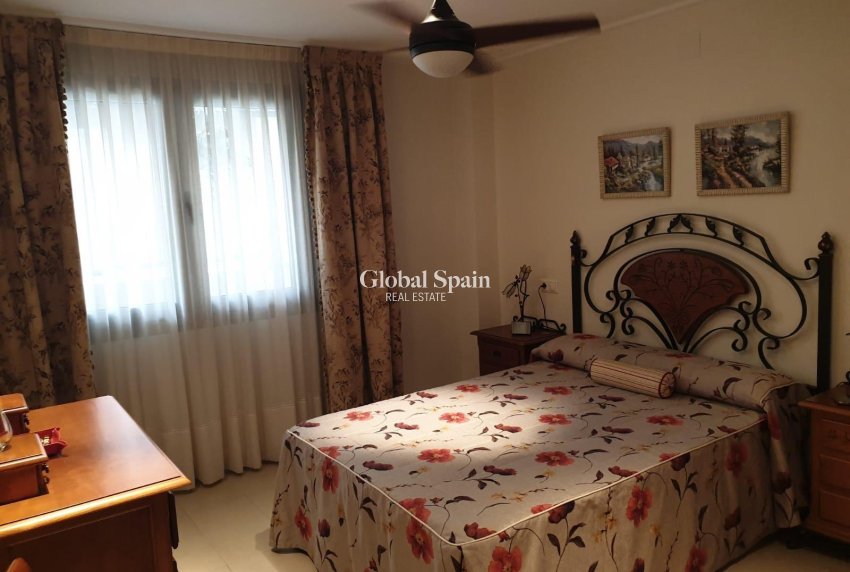 Venta - APARTAMENTO -
TORREVIEJA - Las Piscinas Naturales