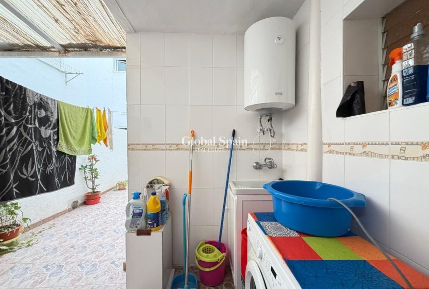 Venta - APARTAMENTO -
TORREVIEJA - Las Piscinas Naturales