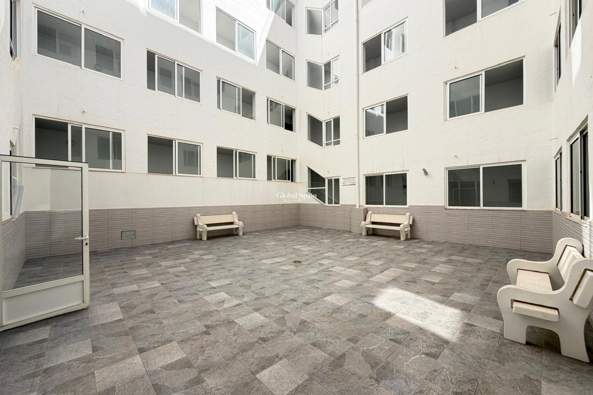 Venta - APARTAMENTO -
TORREVIEJA - Las Piscinas Naturales