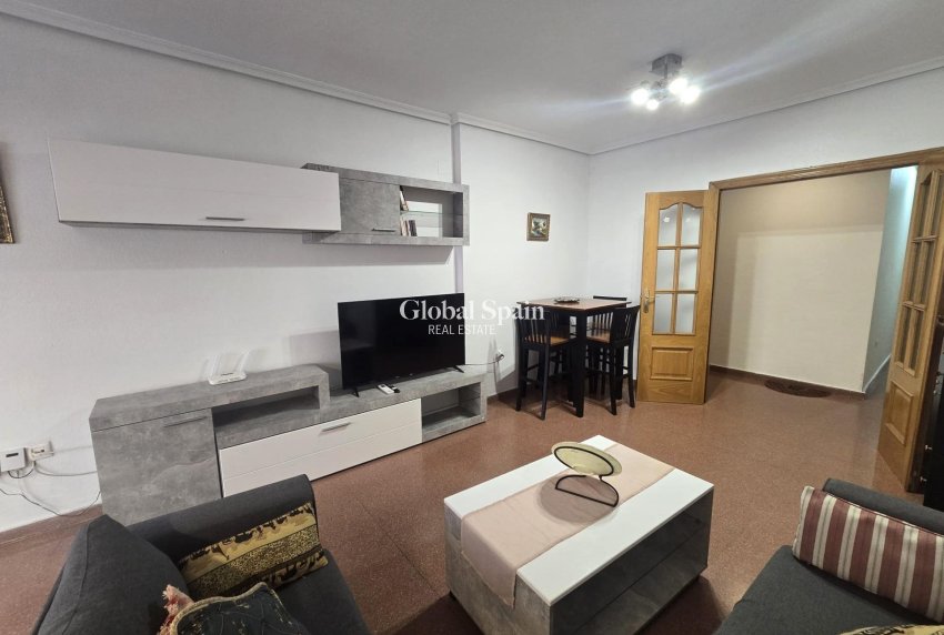 Venta - APARTAMENTO -
TORREVIEJA - Las Piscinas Naturales