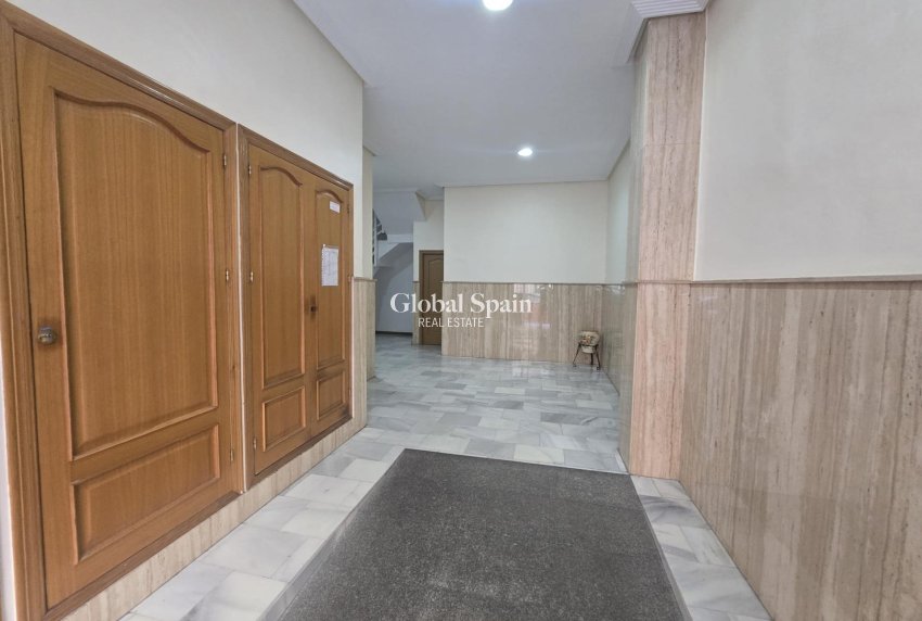 Venta - APARTAMENTO -
TORREVIEJA - Las Piscinas Naturales
