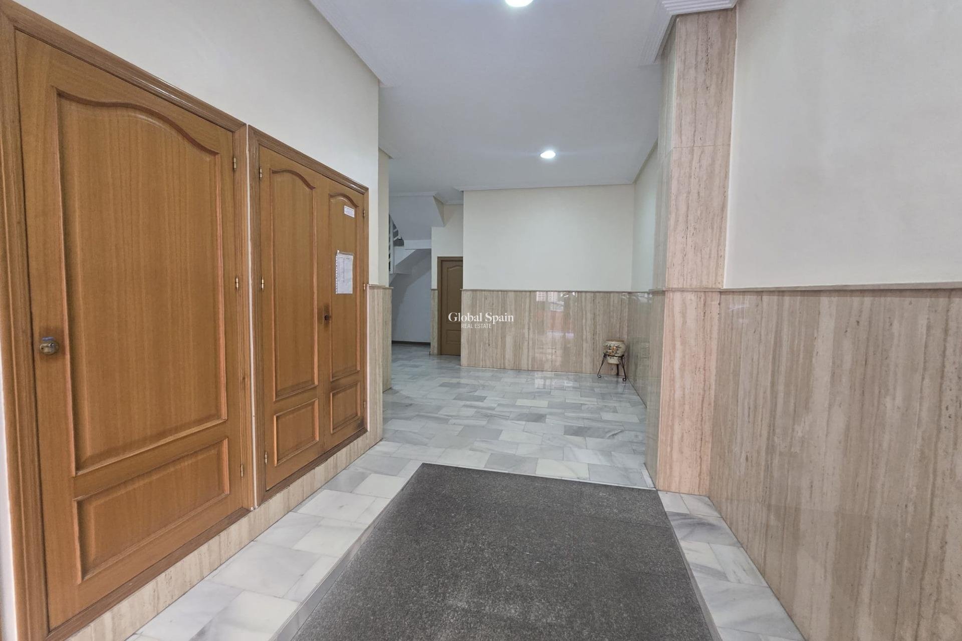 Venta - APARTAMENTO -
TORREVIEJA - Las Piscinas Naturales