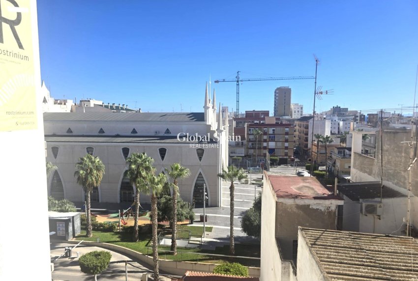 Venta - APARTAMENTO -
TORREVIEJA - Las Piscinas Naturales