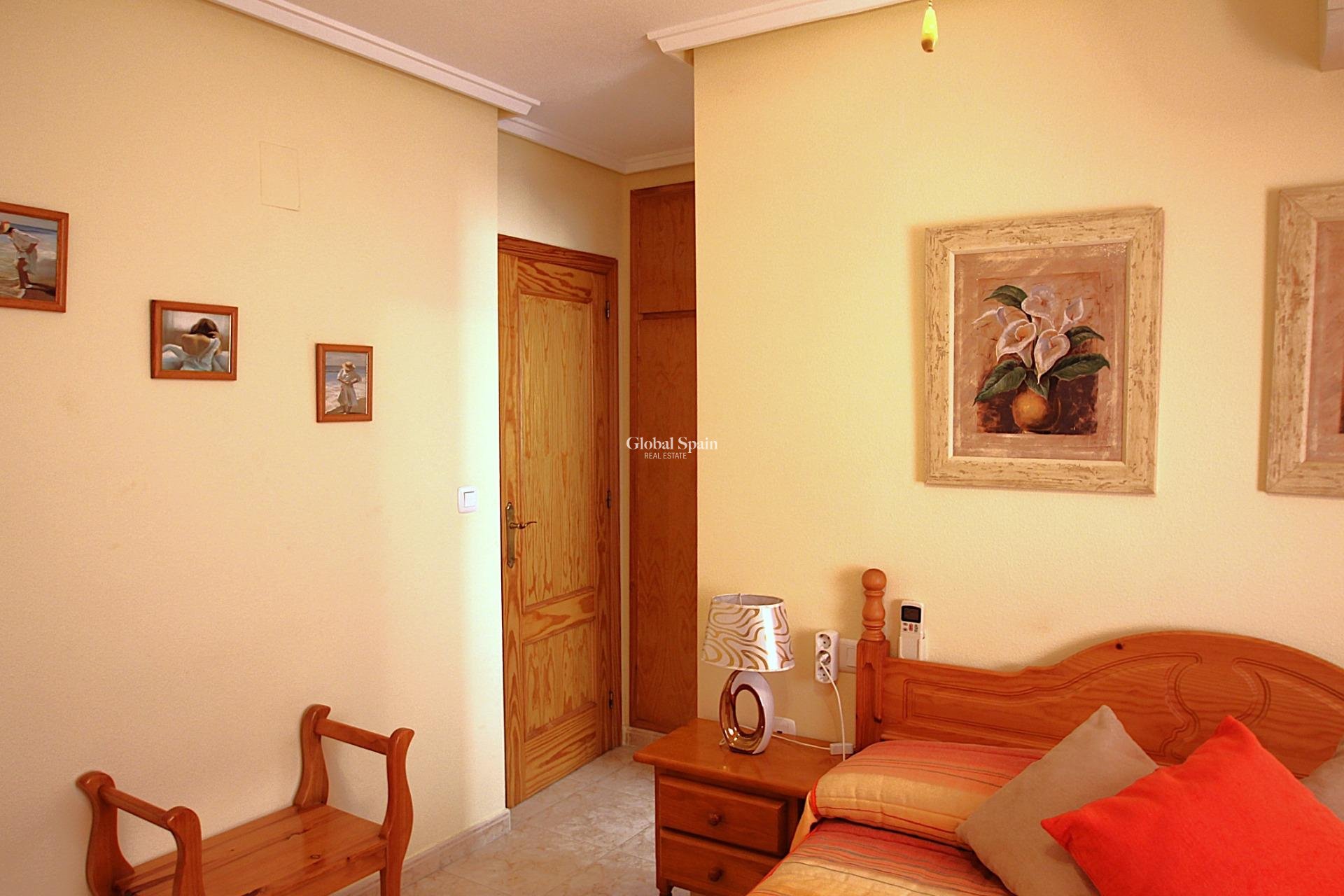 Venta - APARTAMENTO -
TORREVIEJA - Las Piscinas Naturales